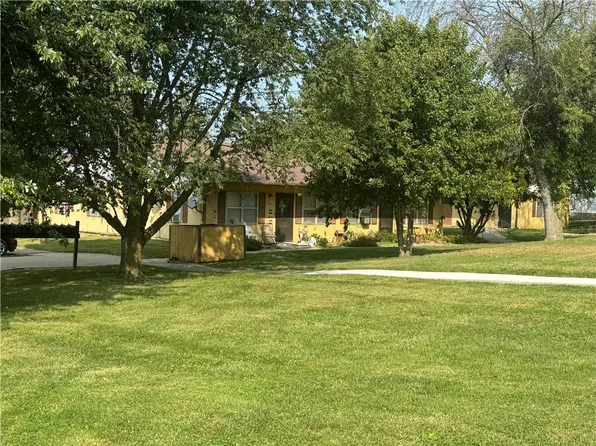 201 S 2nd St, Elmo, MO 64445