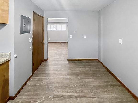 3rd image of 2002 10th Ave N APT 4