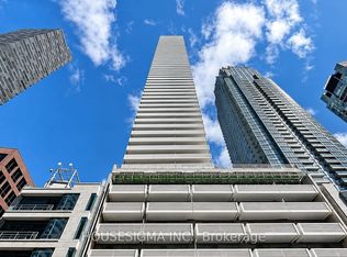 2221 Yonge St #3705, Toronto, ON M4S 0B8