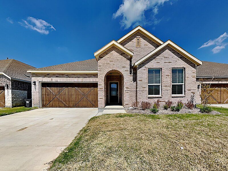 1st image of 2605 Conroe Rd