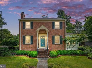 2525 N George Mason Dr, Arlington, VA 22207