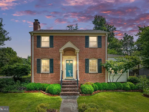 2525 N George Mason Dr, Arlington, VA 22207