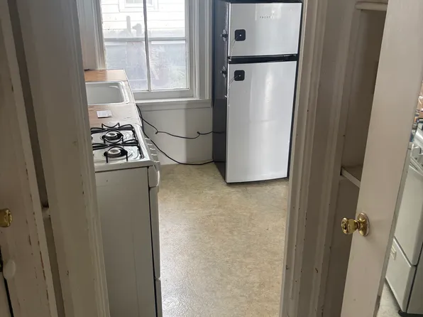 124 W 7th St APT 3, Oswego, NY 13126