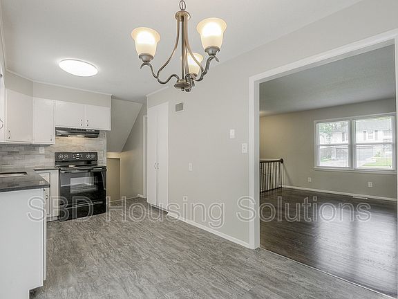 5th image of 9417 Fairwood Dr