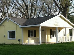 2861 Tuxedo Blvd, Waterford, MI 48329