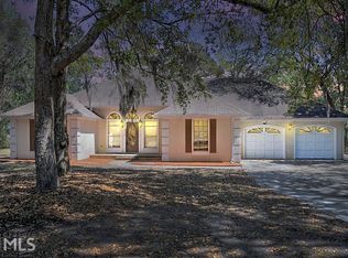 331 Sadler Cove Dr, Woodbine, GA 31569