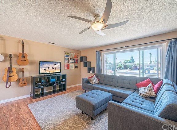 5th image of 803 E Del Mar Ave