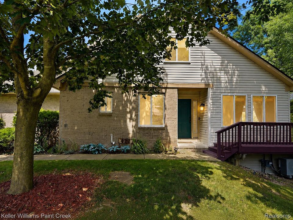 1st image of 1310 Bay Hl #15