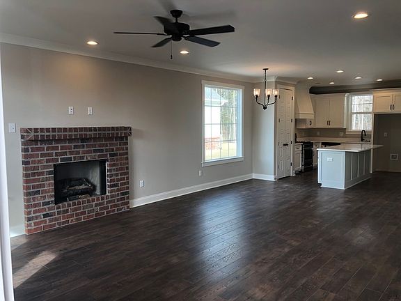 4th image of 504 Shreve Oak Cir