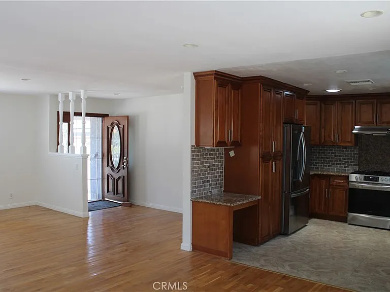 5192 Robinwood Dr — Photo 6