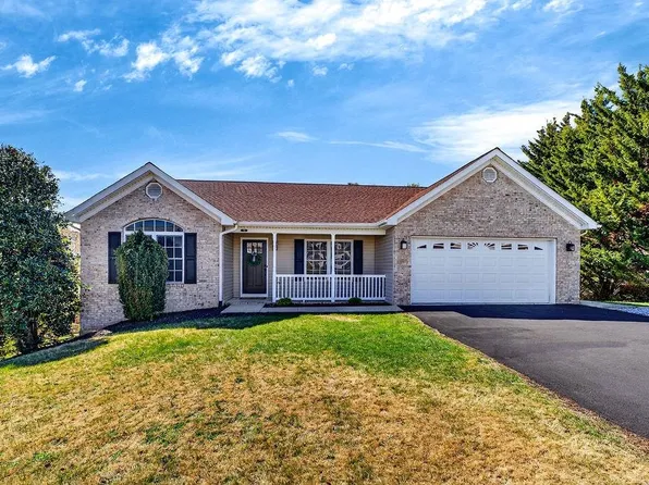 70 Windsor Dr, Fishersville, VA 22939