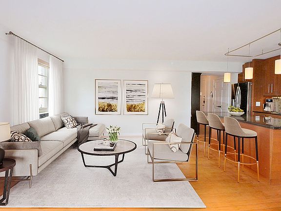 2nd image of 70 La Salle St APT 7G
