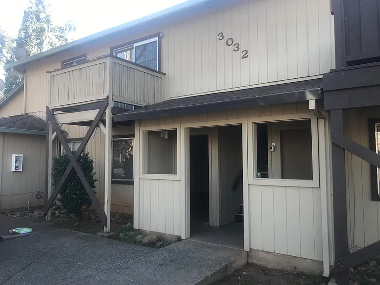 3032 Catalpa Ct #3 — Photo 5