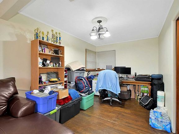 5th image of 36 Ontario St