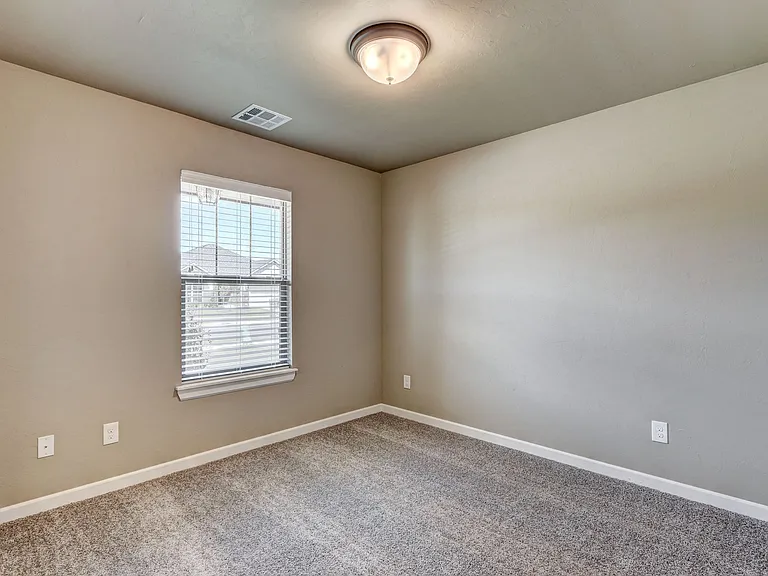9952 SW 22nd St — Photo 12
