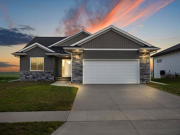 3rd image of 900 Beck Dr