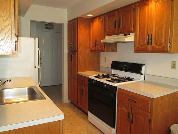 5th image of 125 Foxwood Cir #125