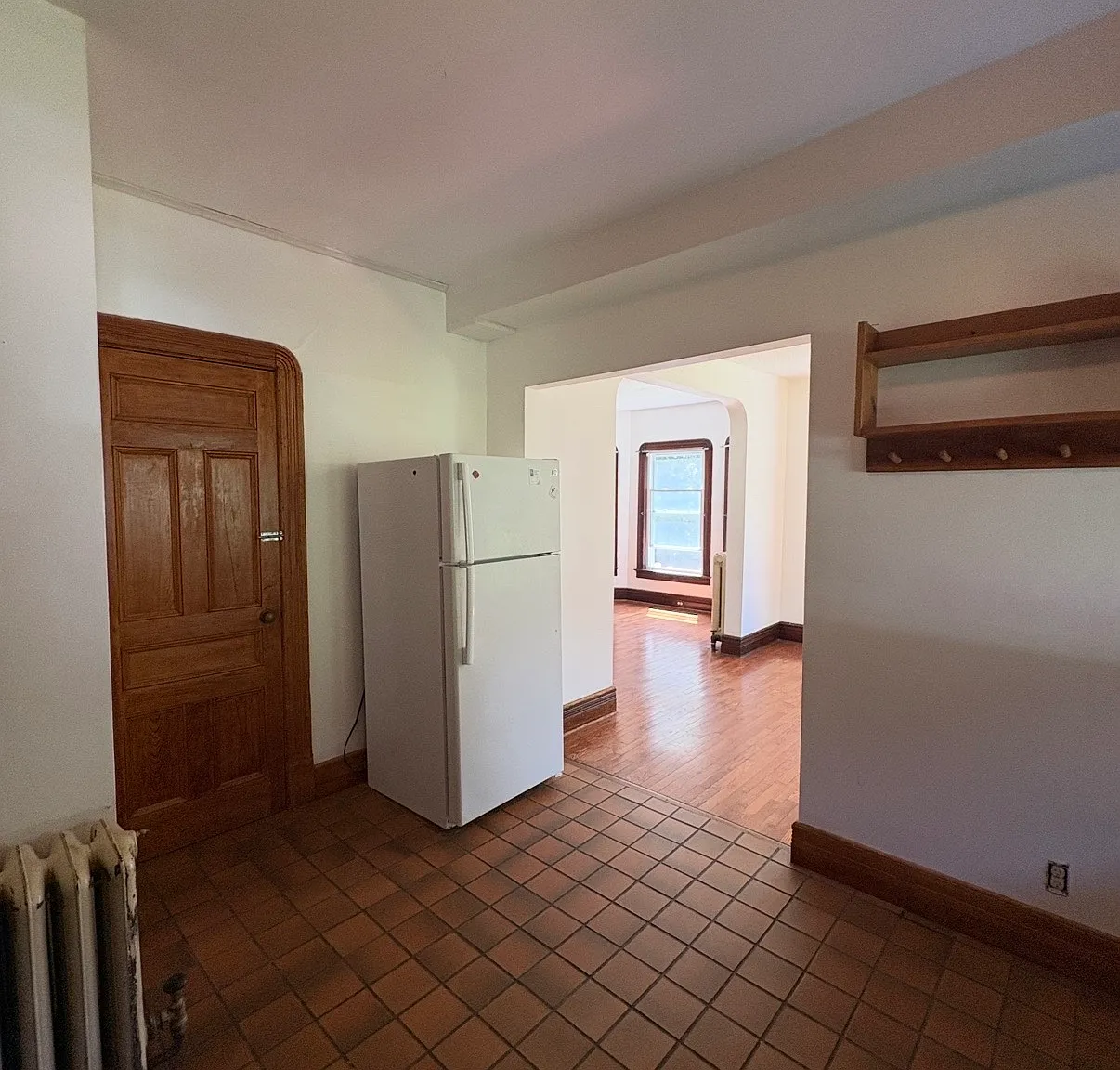 1 bed, 900 sqft, $1,275 — Photo 4