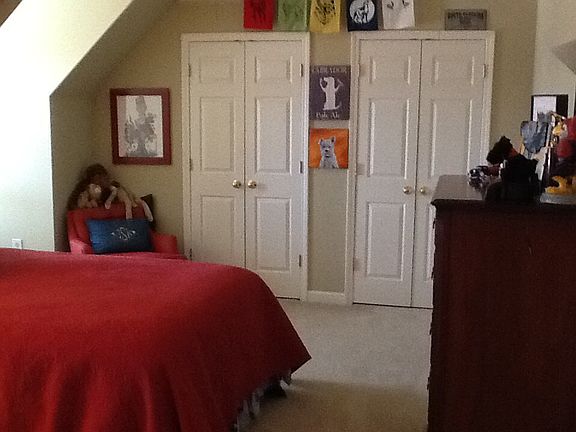 4 bedroom dble closets