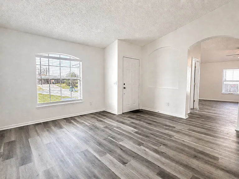 2871 Lockwood Blvd — Photo 3