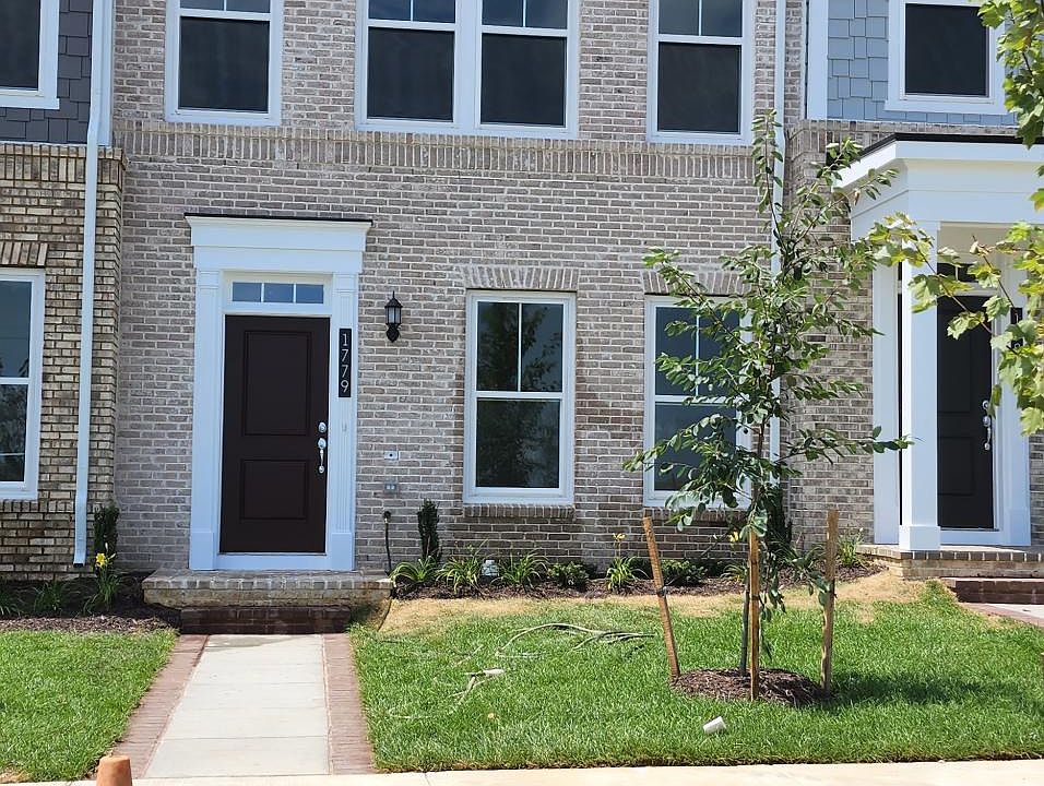 1st image of 1779 Riverbluff Ave