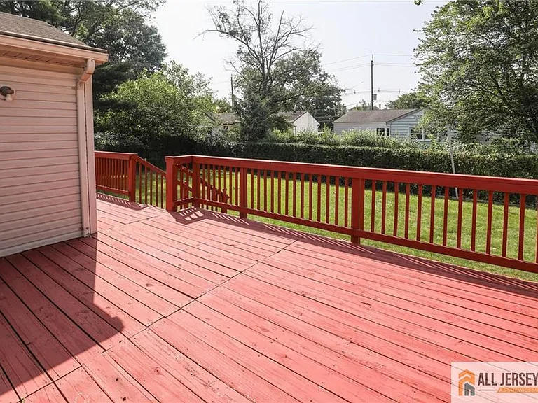 10 Eardley Rd — Photo 34