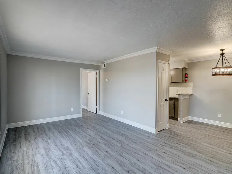 Camino Del Sol Apartments — Photo 19
