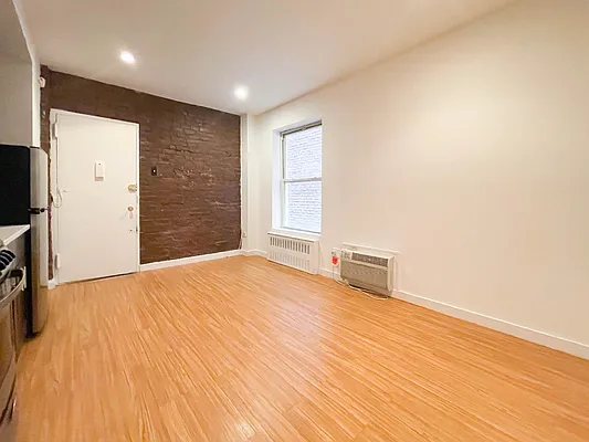 Rented by Kahen Properties | media 15