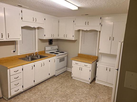2nd image of 909 Aycock St