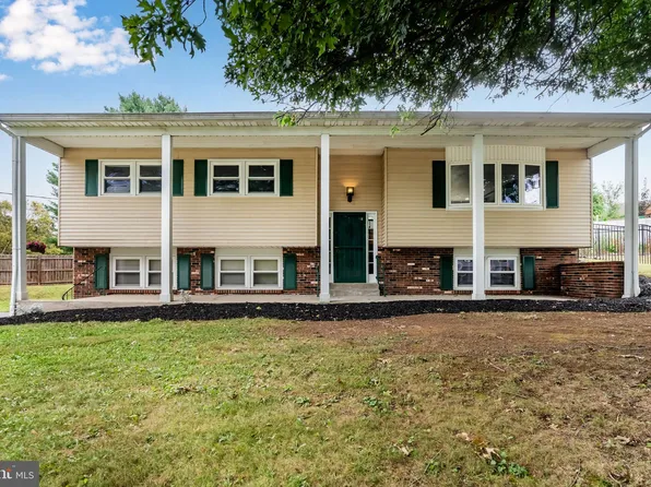 107 Hillside Dr, Mount Holly Springs, PA 17065