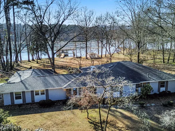 1702 Roseberry Dr, Scottsboro, AL 35769