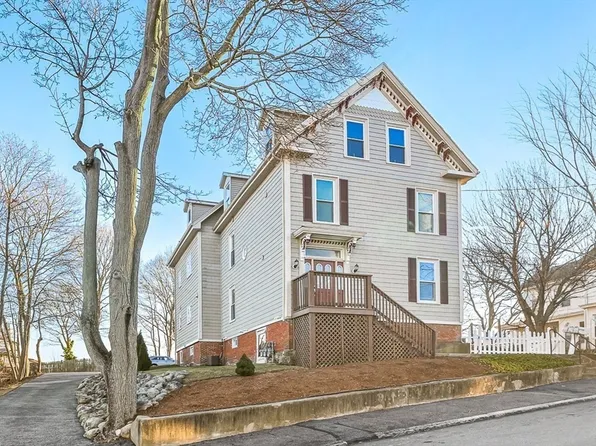 11 Symonds St #2, Salem, MA 01970