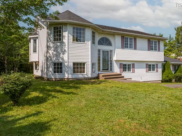 214 Hemlock Dr, Upper Tantallon, NS B3Z 1N3