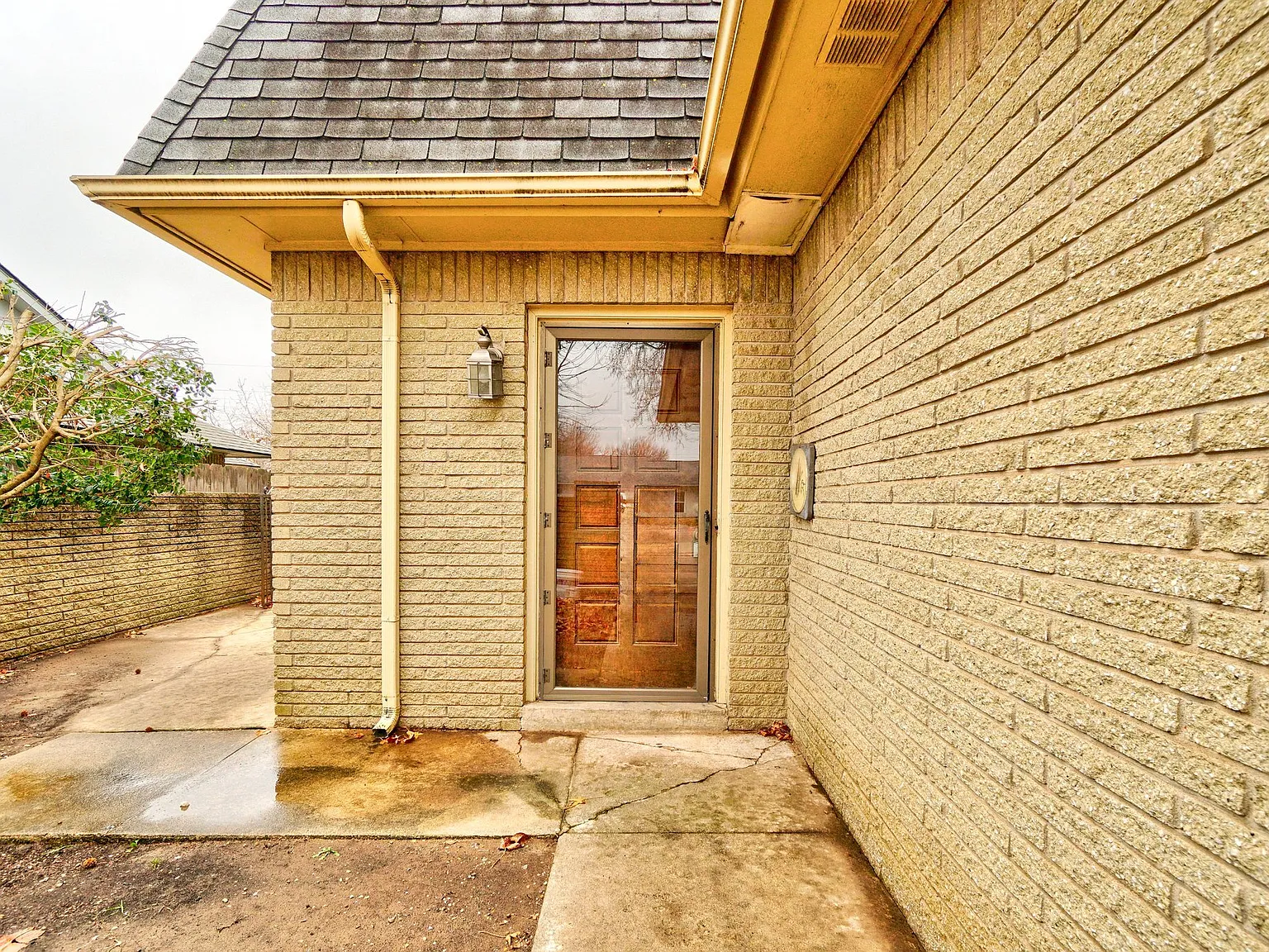 2244 Donna Dr — Photo 1