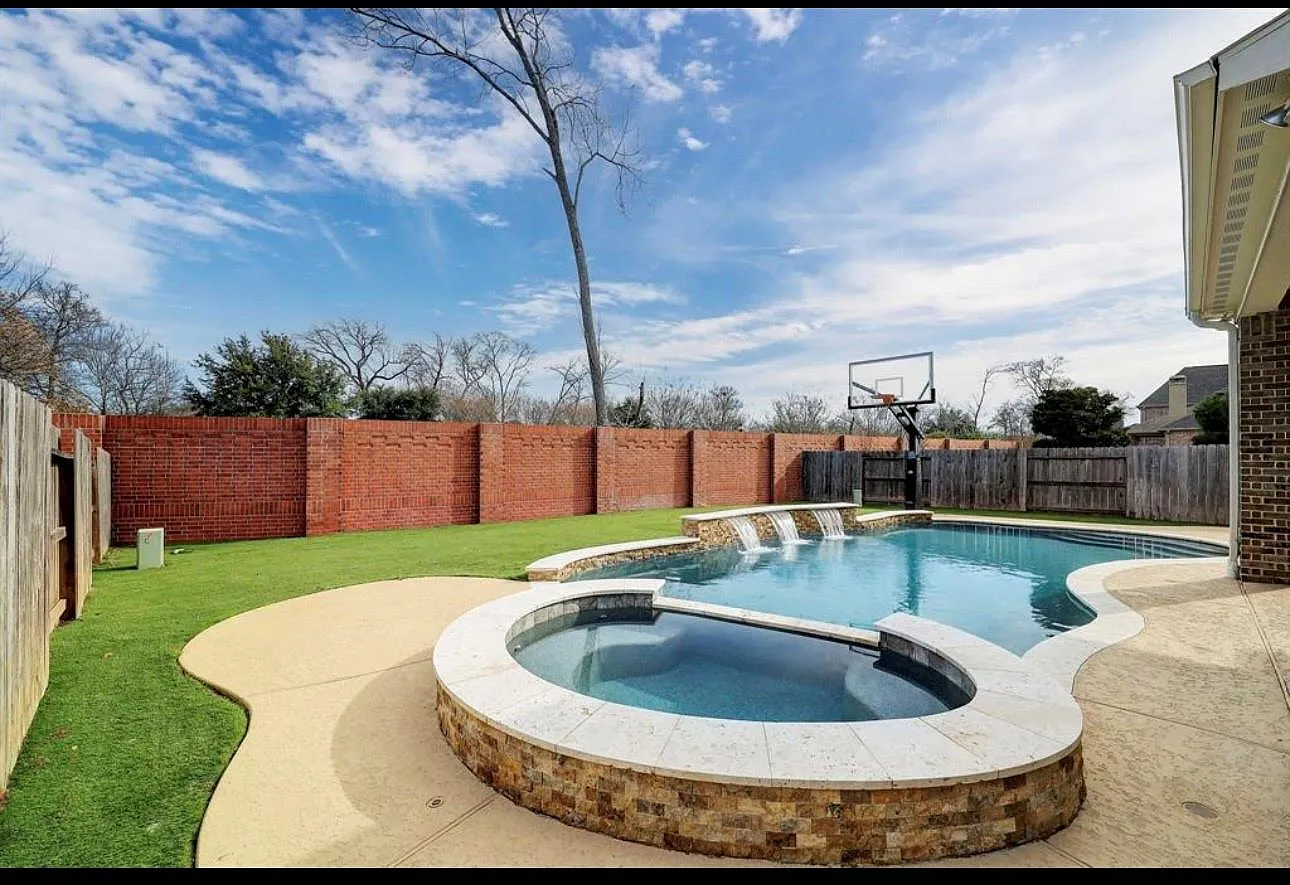 4 bed, 3.5 bath, 3510 sqft, $5,500 — Photo 1