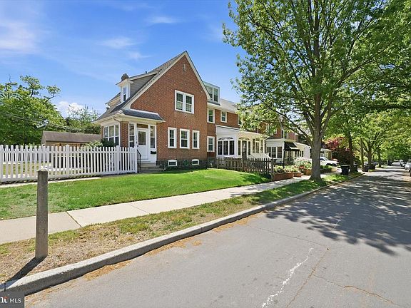 2nd image of 400 Geddes St