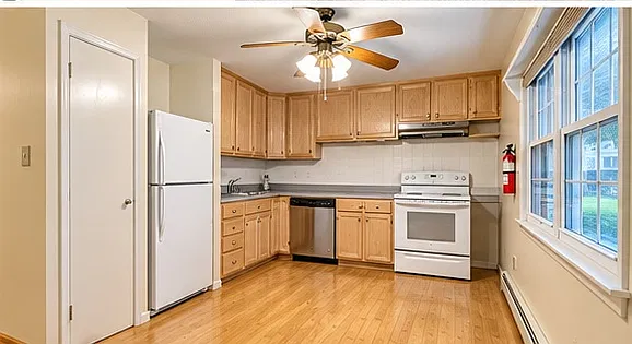 3 bed, 1.5 bath, 1600 sqft, $1,750 — Photo 2