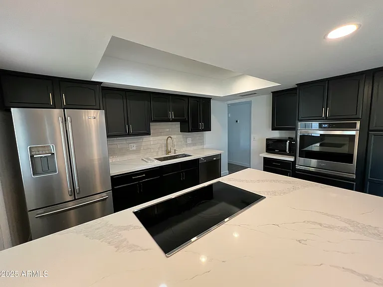 8744 E Rose Ln — Photo 5