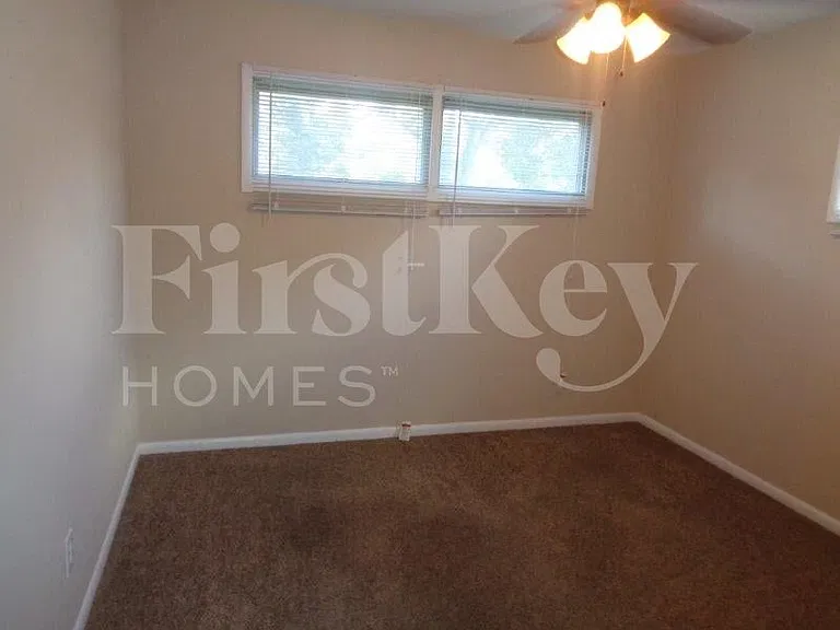 501 Harmony Dr — Photo 28