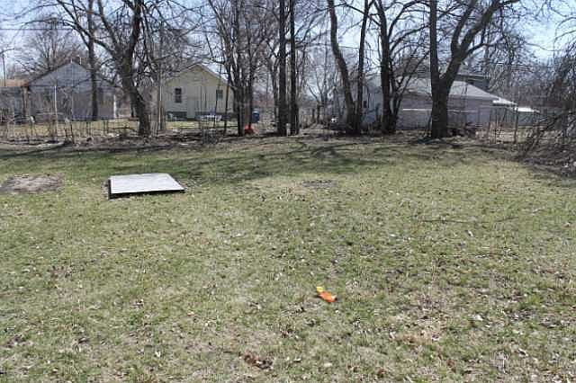 2nd image of 1419 E 18th St