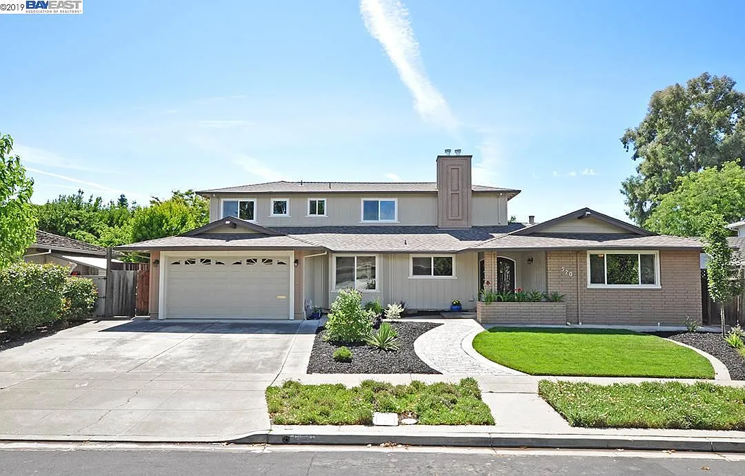 570 Escondido Cir photo 1