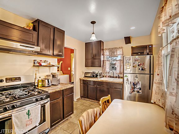 4th image of 7556 Latrobe Ave