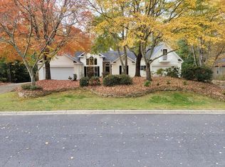 6308 Flat Rock Dr, Flowery Branch, GA 30542