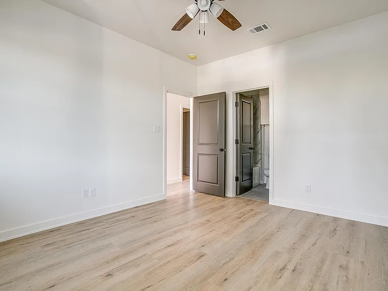 3108 Frazier Ave — Photo 9