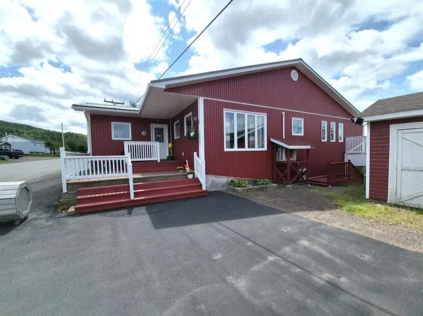 82 Main Street, South Brook, NL A0J1S0