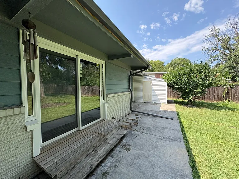 1300 Eastridge Dr — Photo 28