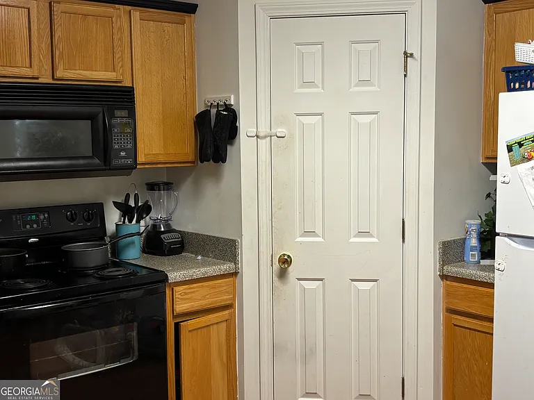 751 W Vincent Dr — Photo 5