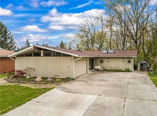 184 W Grayling Dr, Akron, OH 44333