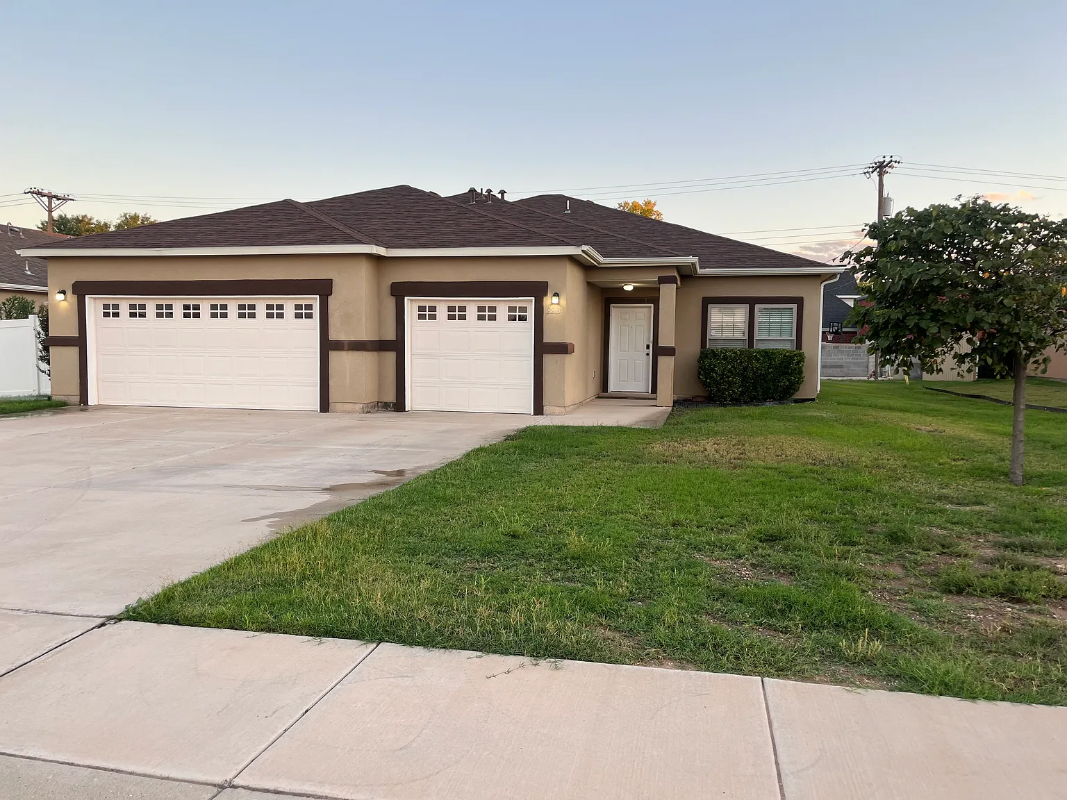 4 bed, 2162 sqft, $4,650 — Photo 3