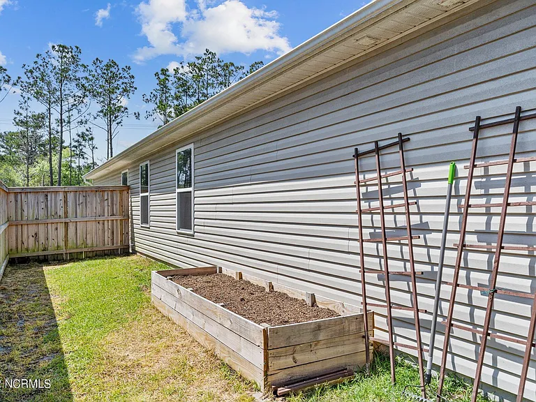 680 Aurora Pl — Photo 30